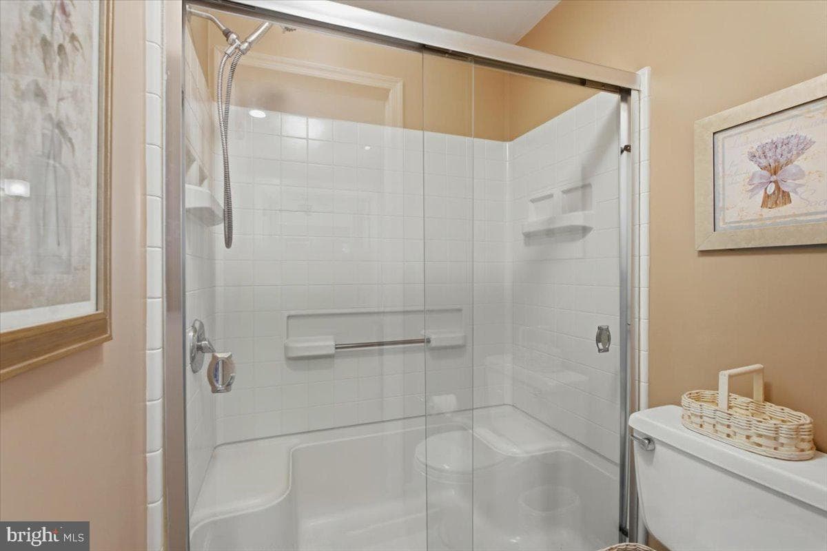 5803 Hall Street photo 44