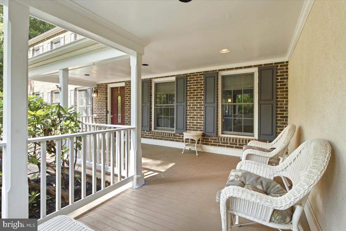 5803 Hall Street photo 9