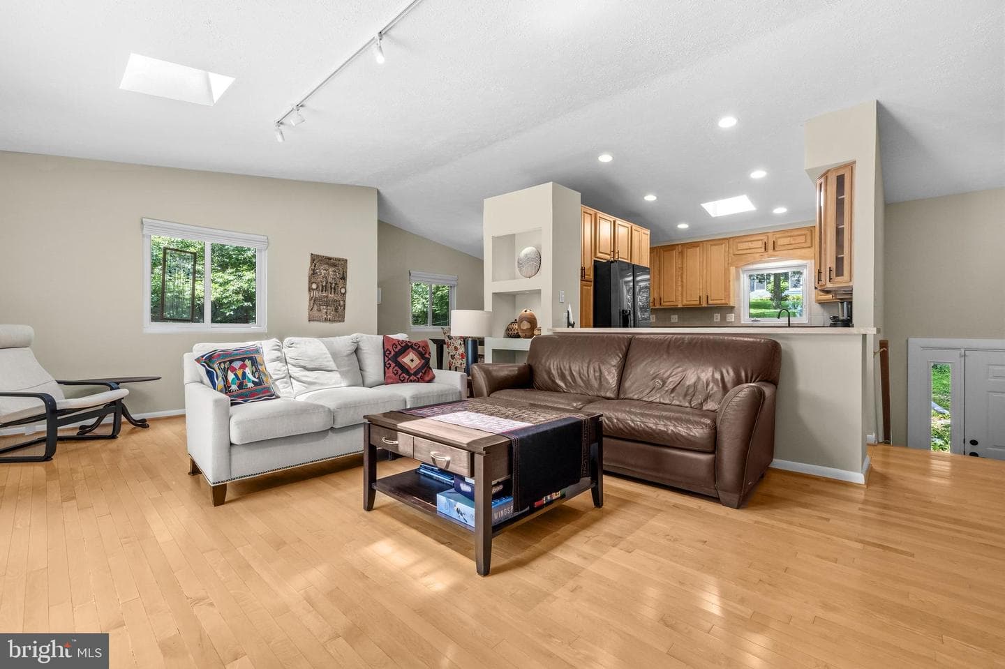 2409 Chestnut Street photo 5