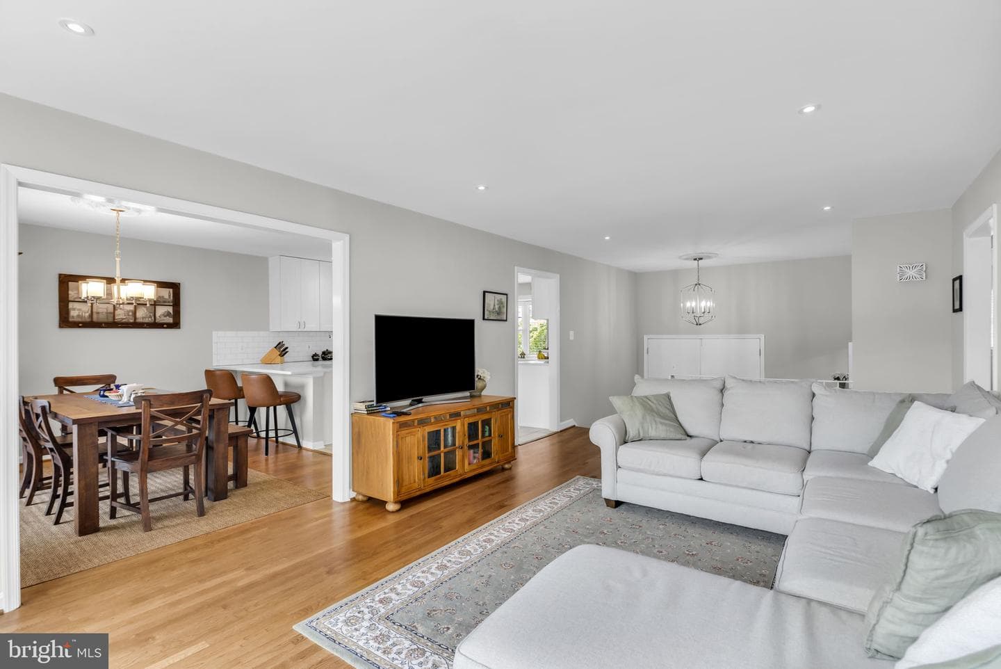 8001 Leyton Place photo 8