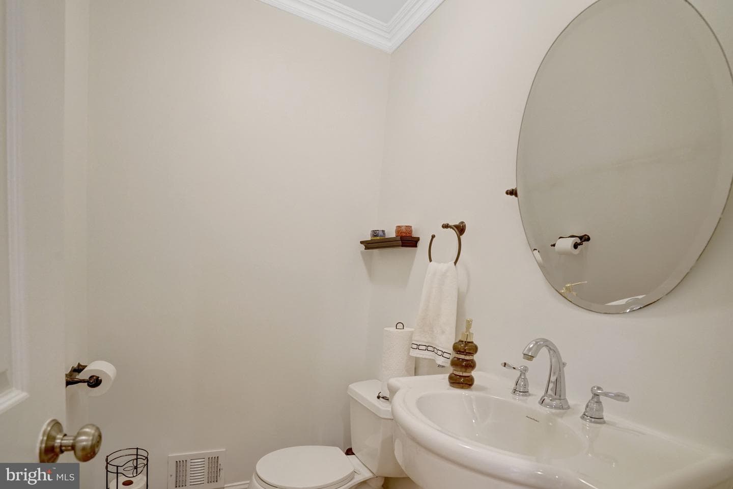 8304 Five Gates Road photo 24