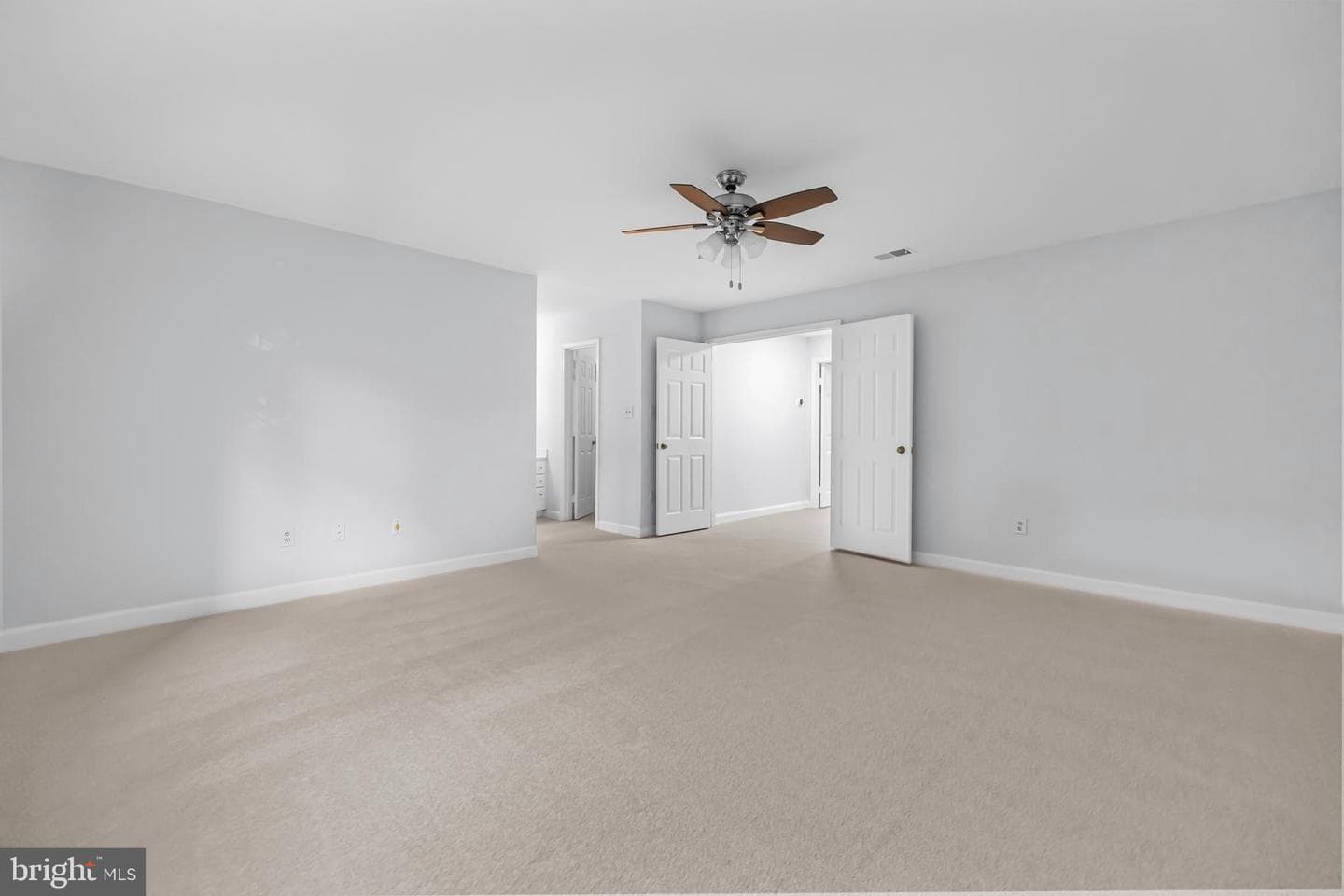 6261 Masefield Court photo 32