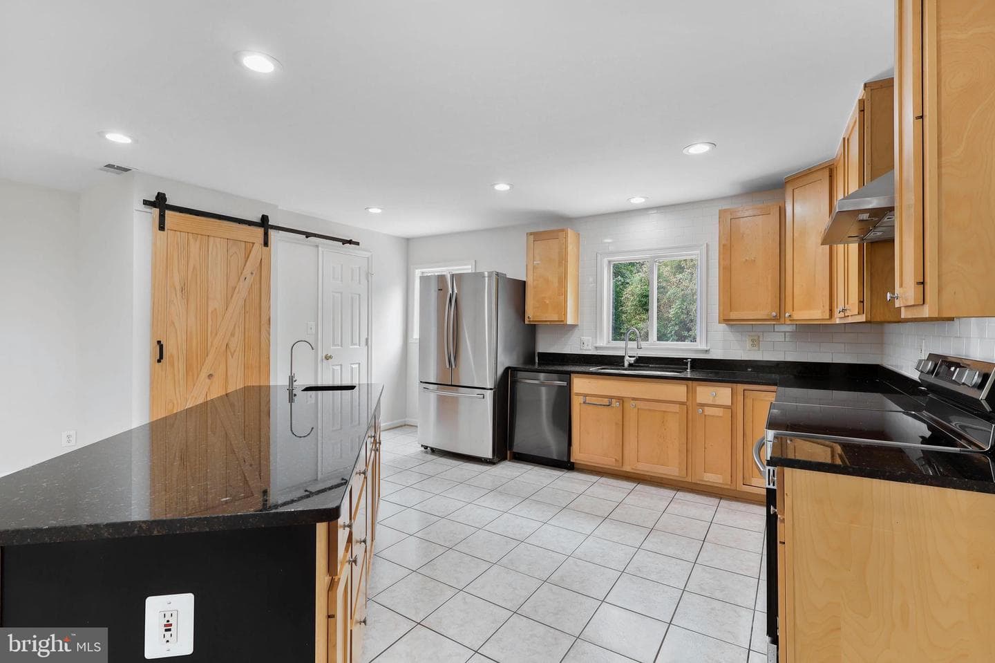 3505 Gallows Road photo 7