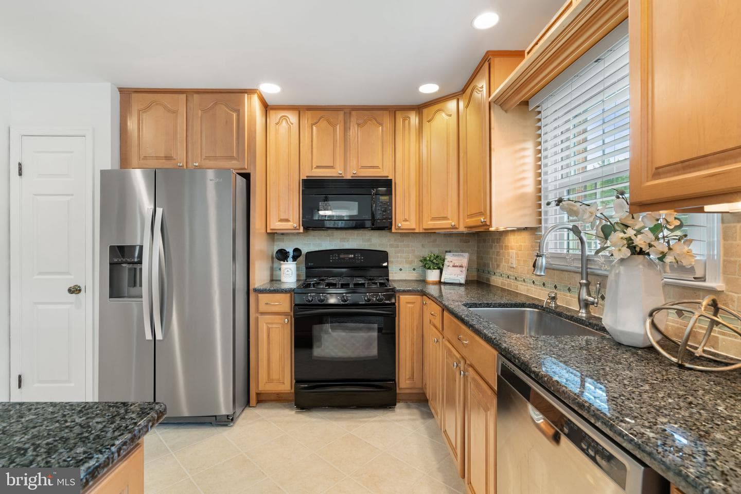 7190 Lake Cove Drive photo 10