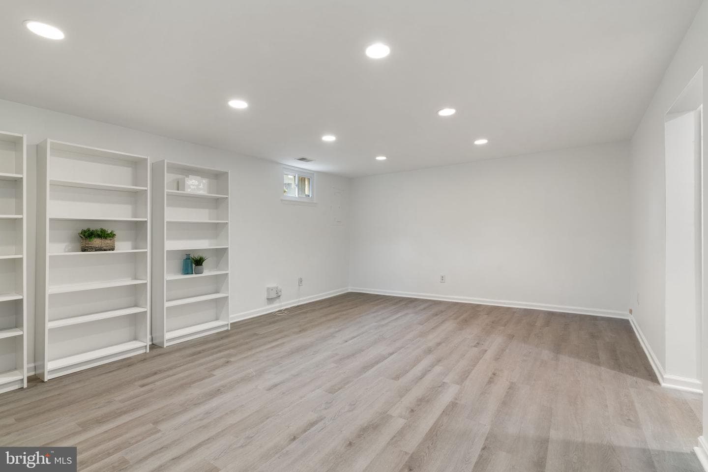 7190 Lake Cove Drive photo 29