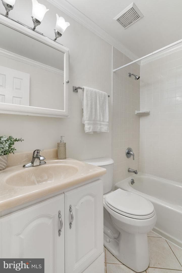 7190 Lake Cove Drive photo 32