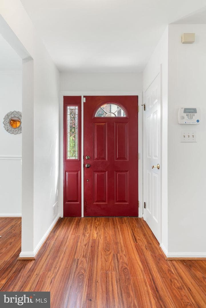 7190 Lake Cove Drive photo 4