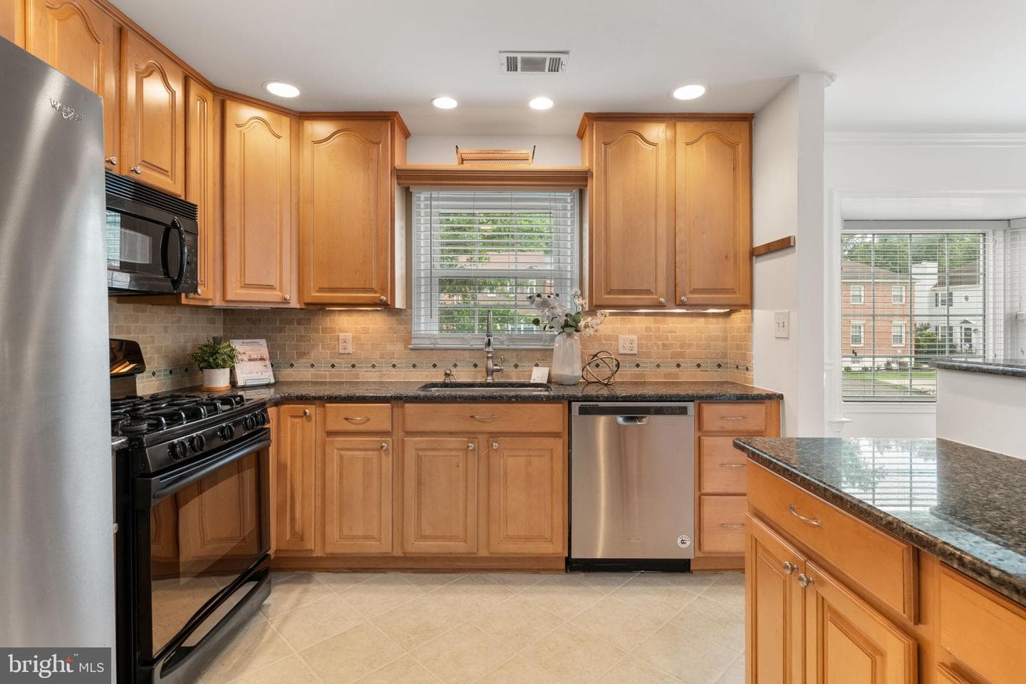 7190 Lake Cove Drive photo 9