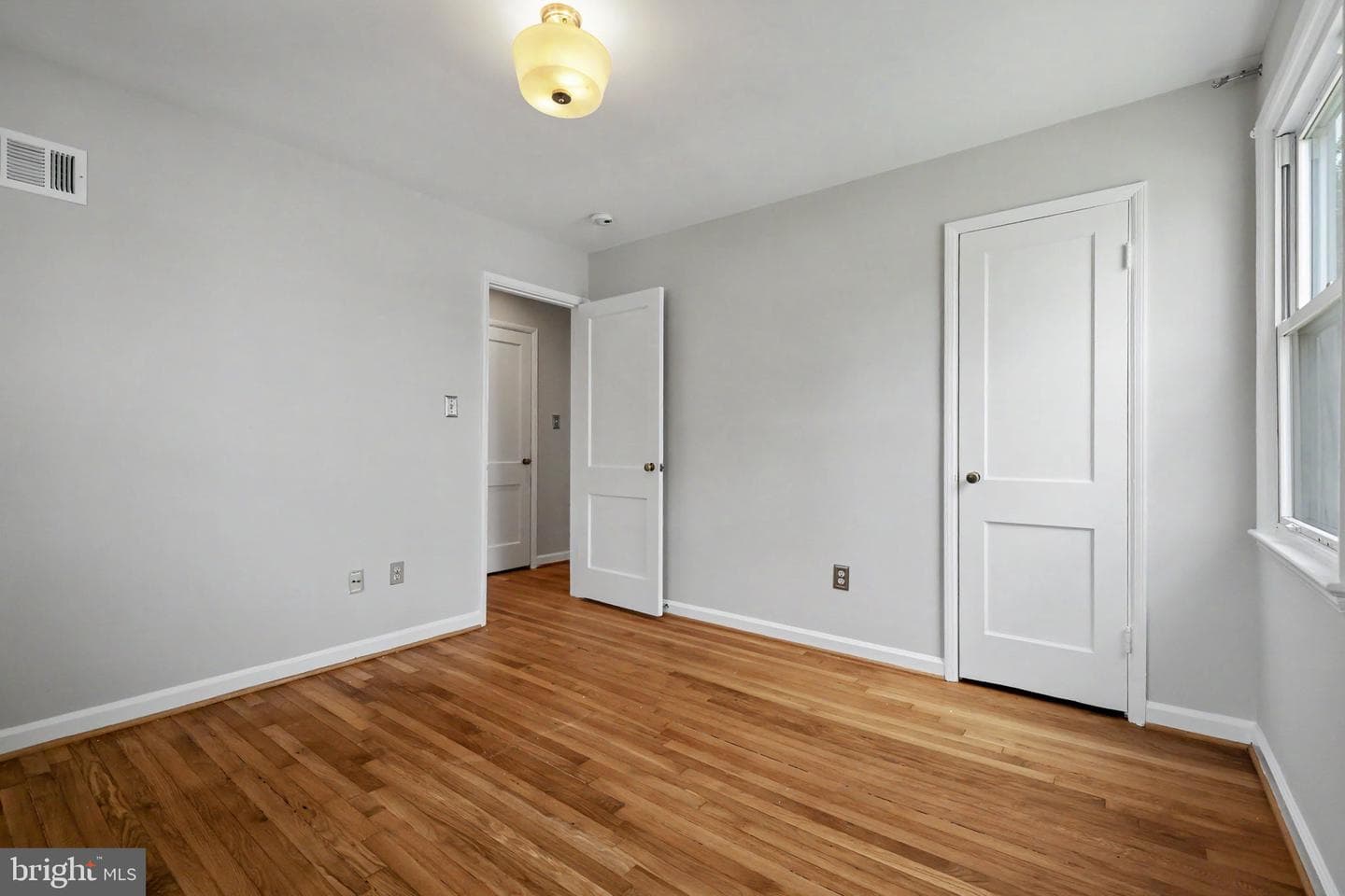 3128 Wayne Road photo 11