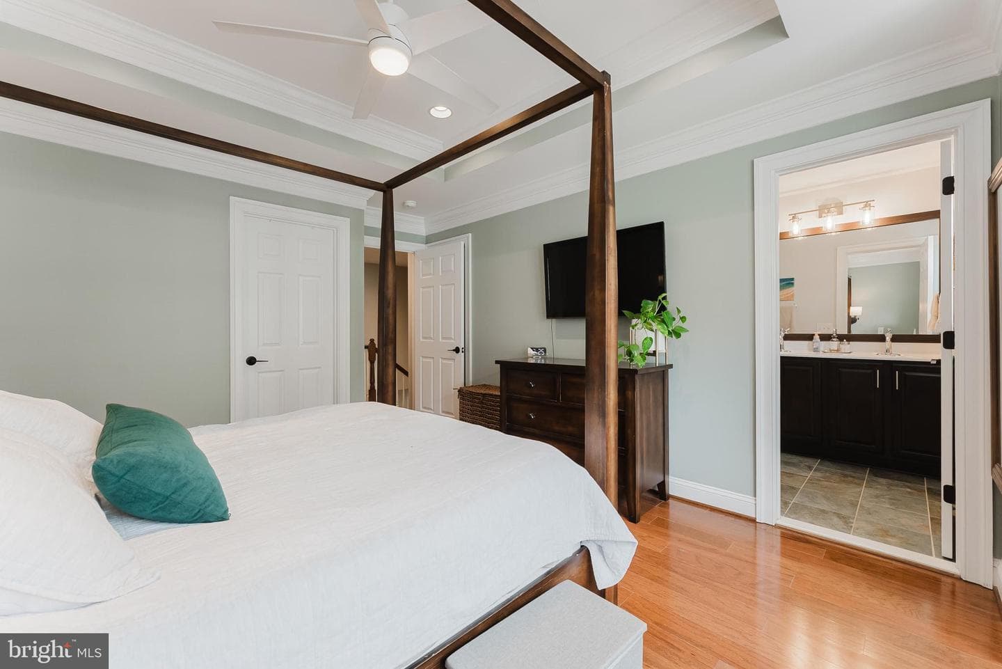 9441 Canonbury Square photo 19