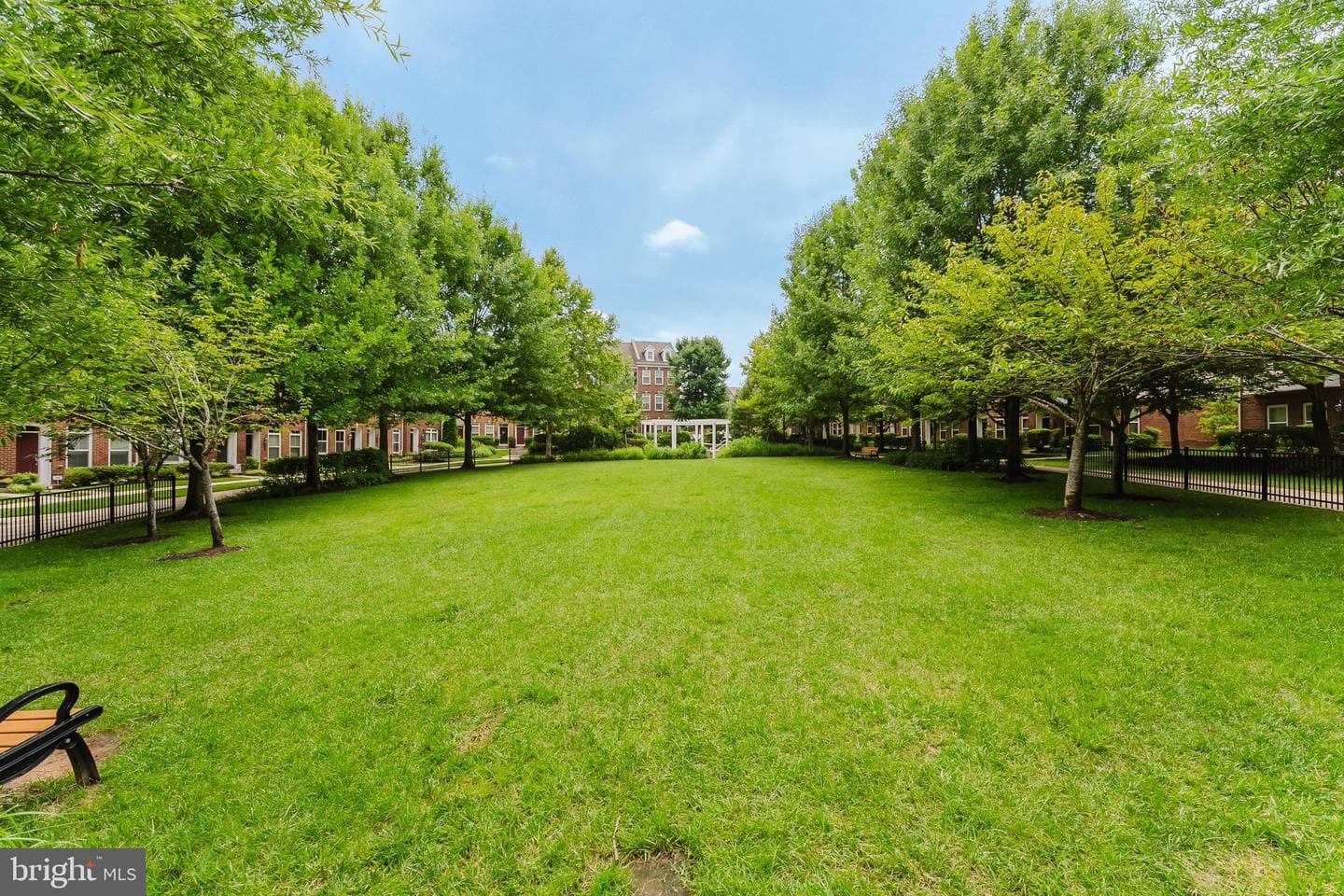 9441 Canonbury Square photo 37