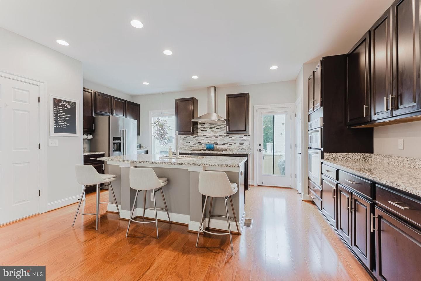 9441 Canonbury Square photo 4