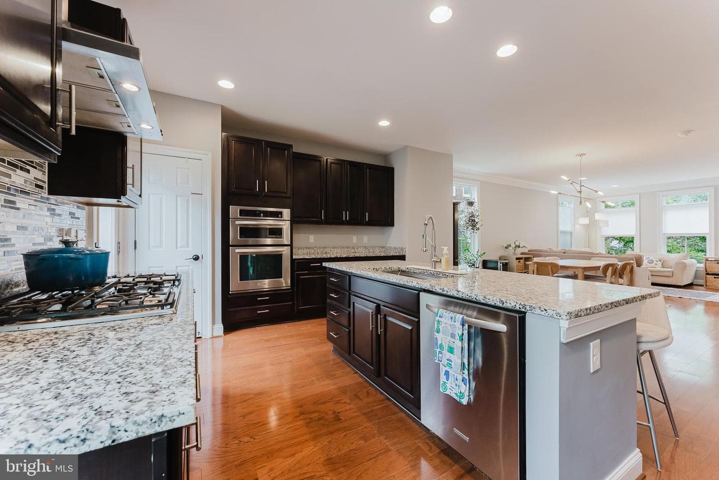 9441 Canonbury Square photo 6