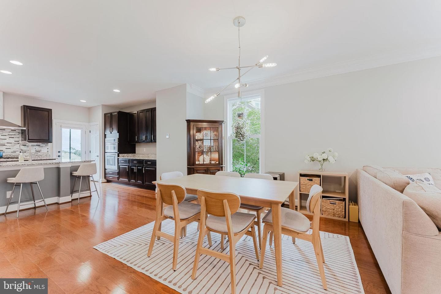 9441 Canonbury Square photo 7