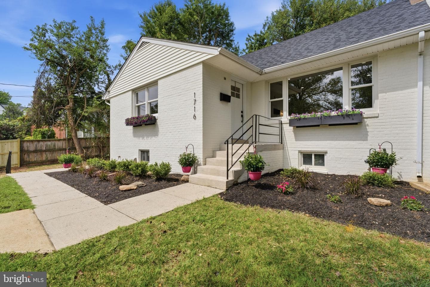 1716 Macon Street photo 1