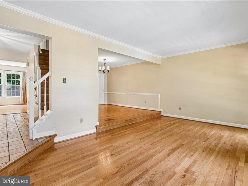 5194 Kimscott Court photo 8