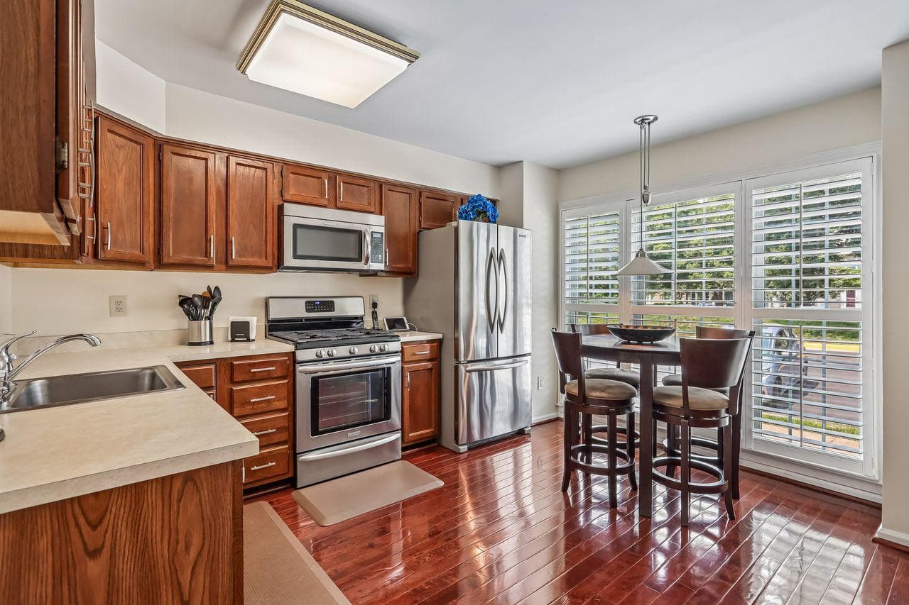 5250 Stoney Branch Court photo 4
