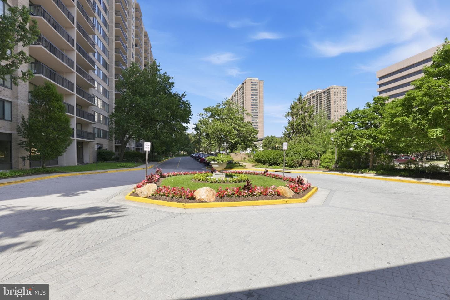 3713 S George Mason Drive #810 photo 26