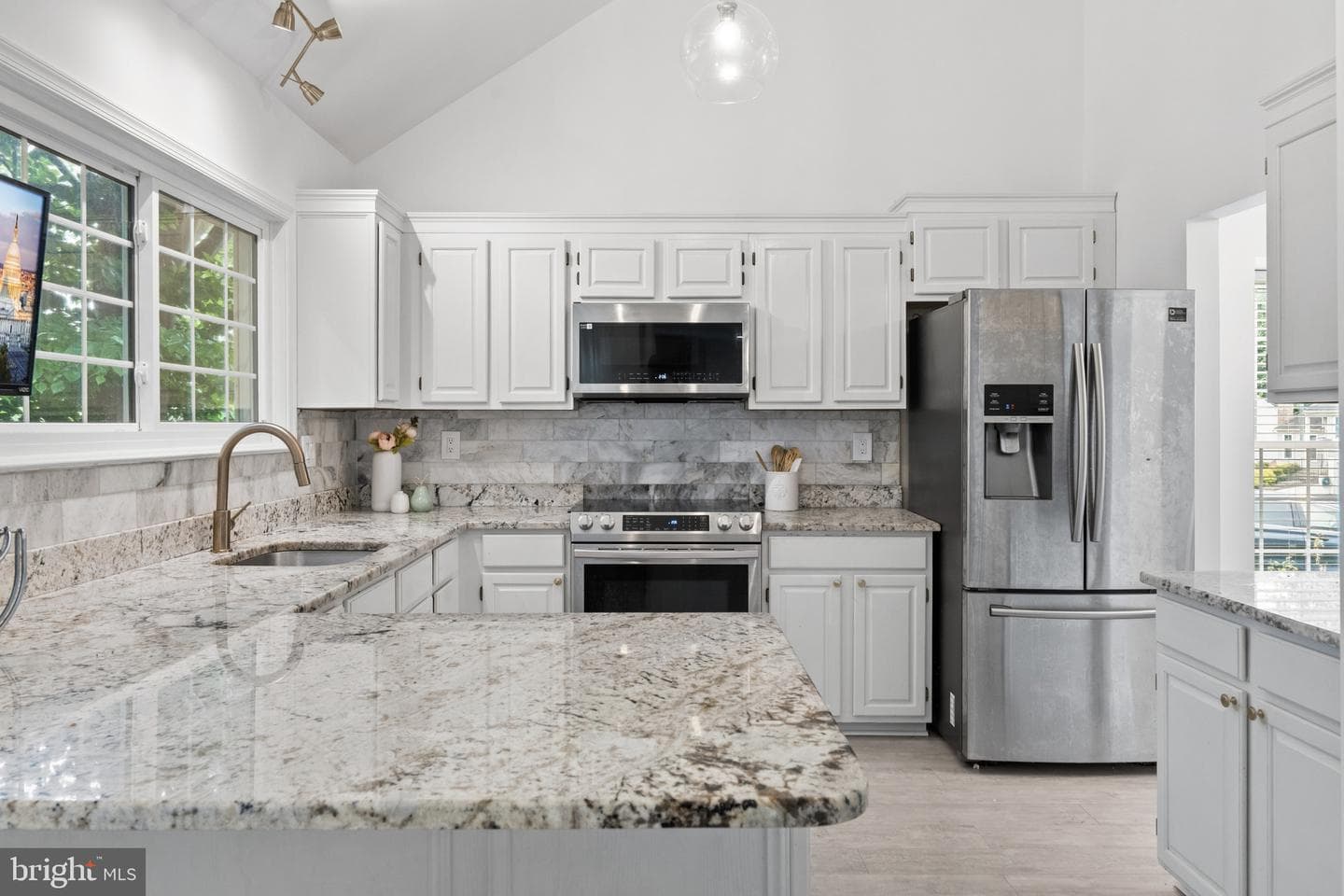 9030 Chestnut Ridge Road photo 13