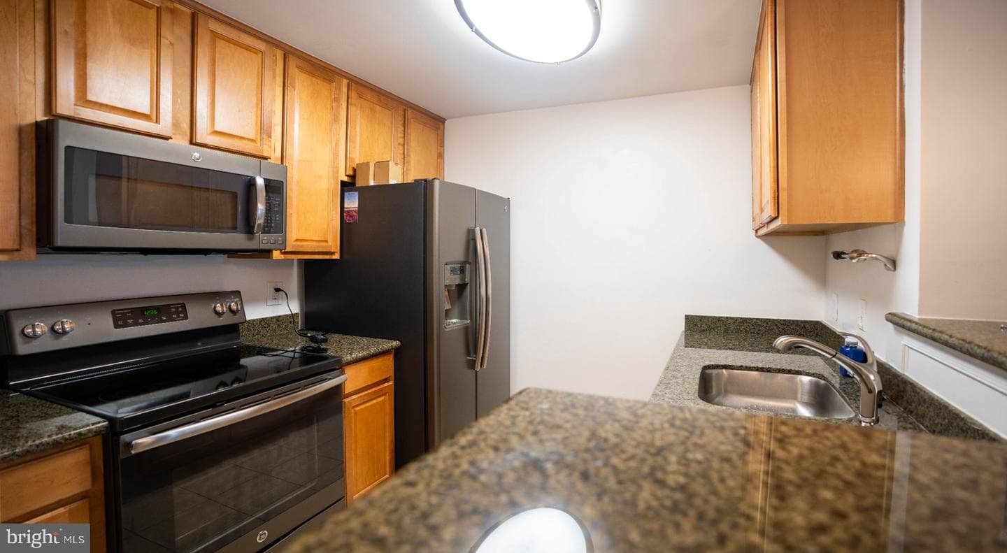 3176 Summit Square Drive #4-C5 photo 13