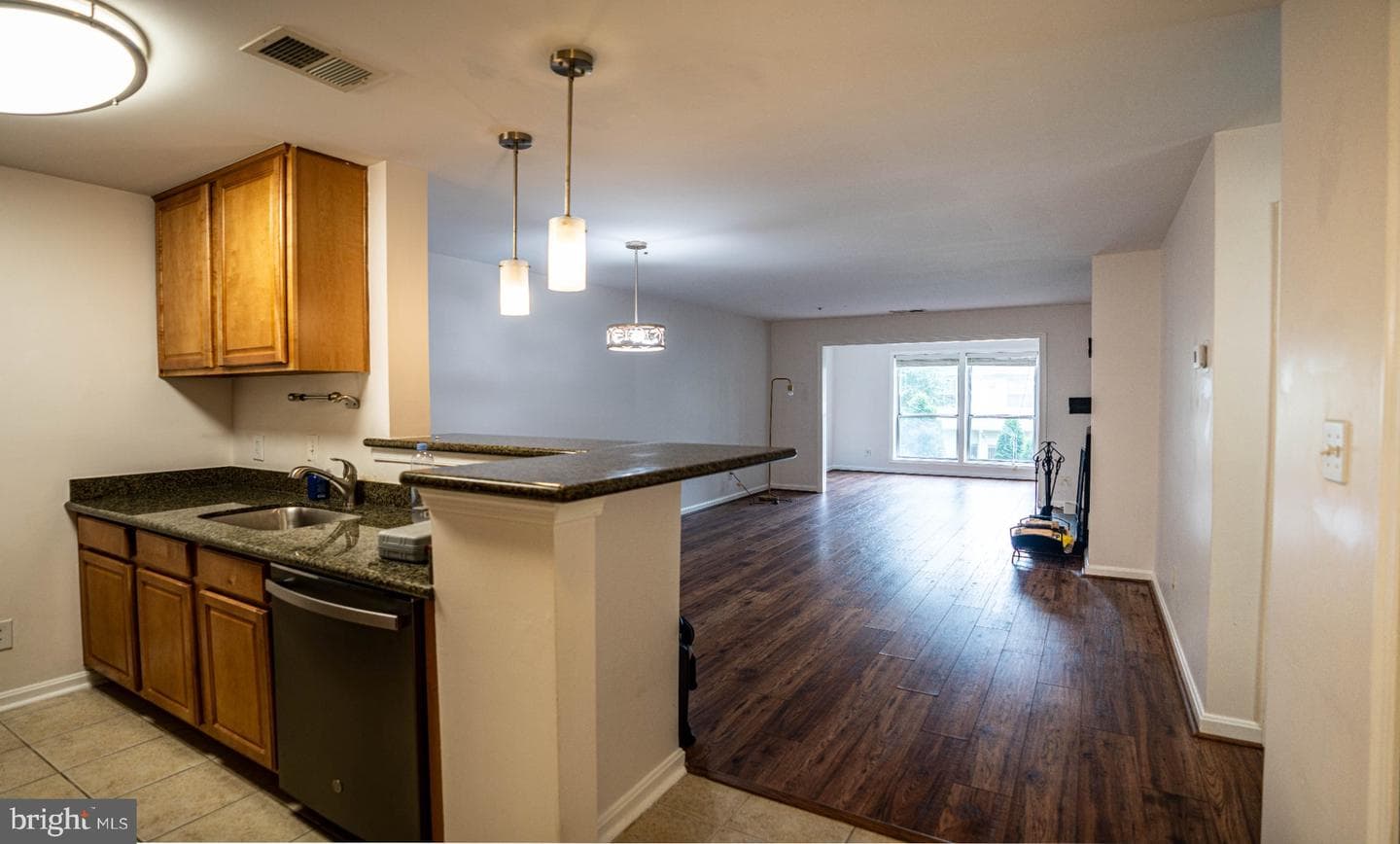 3176 Summit Square Drive #4-C5 photo 4