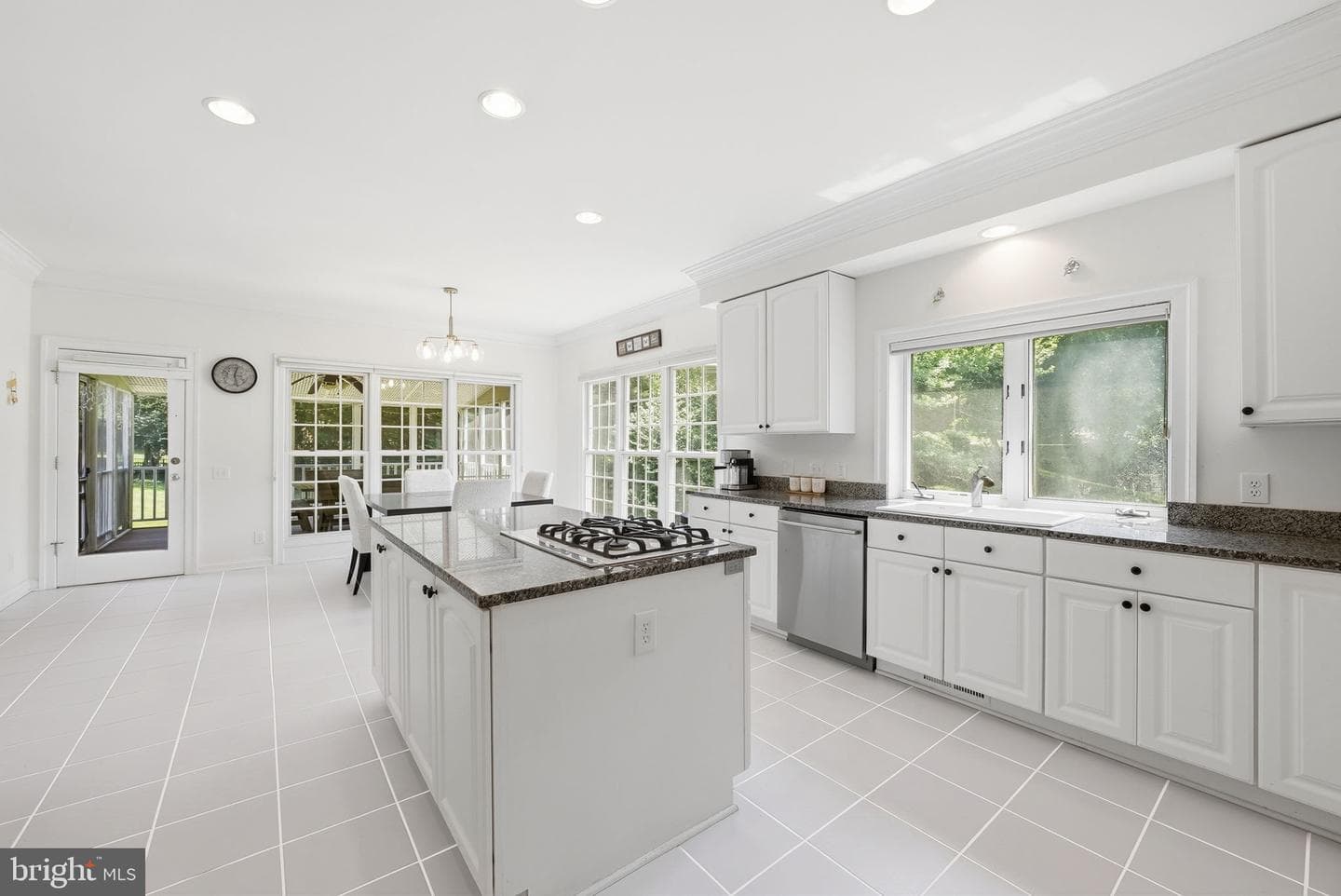 1407 Woodhurst Boulevard photo 24
