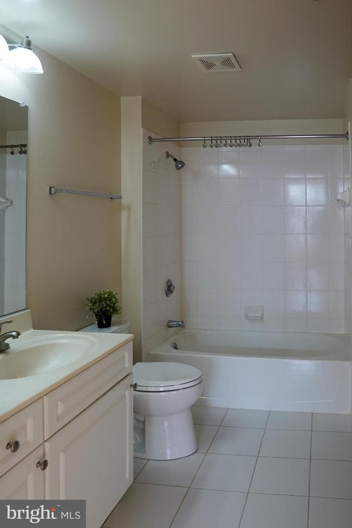2726 Gallows Road #417 photo 15