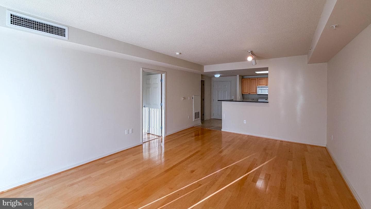 2726 Gallows Road #417 photo 9
