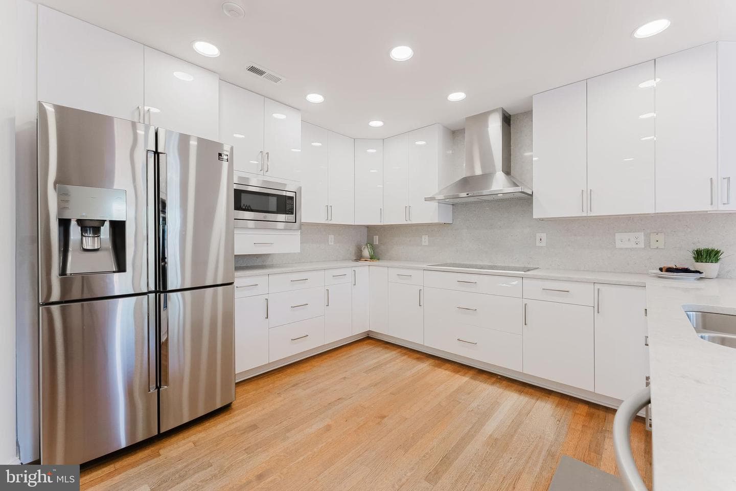10527 Mereworth Lane photo 12