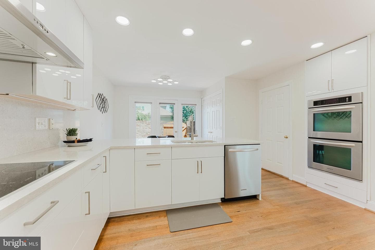 10527 Mereworth Lane photo 16