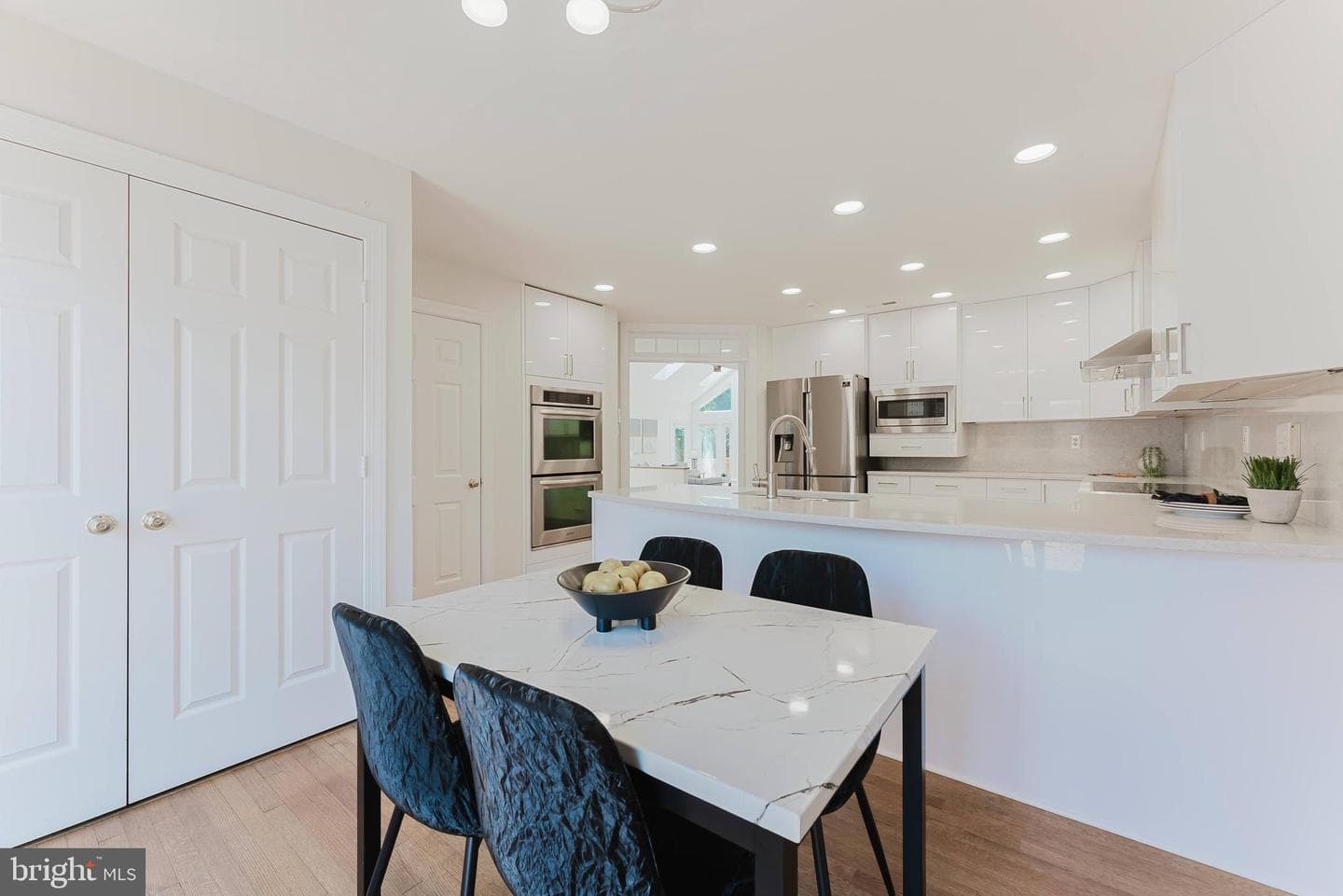 10527 Mereworth Lane photo 18