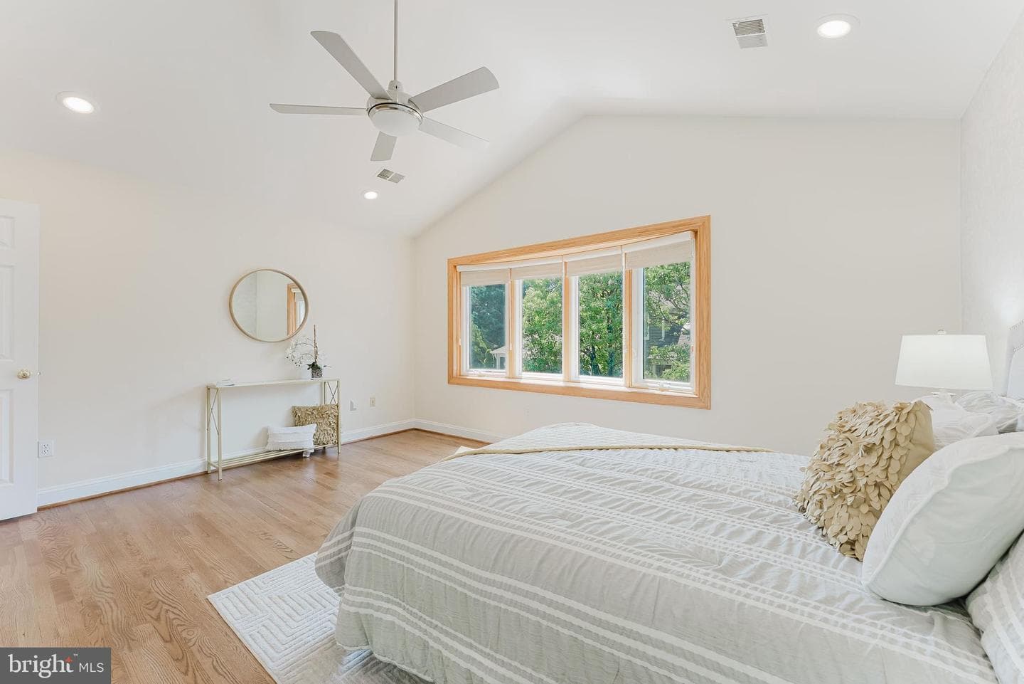 10527 Mereworth Lane photo 26