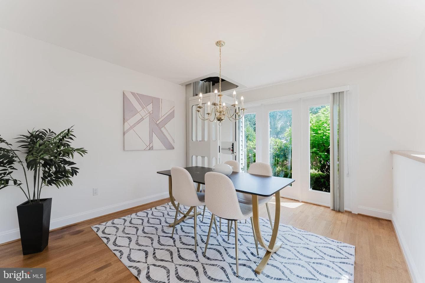 10527 Mereworth Lane photo 9