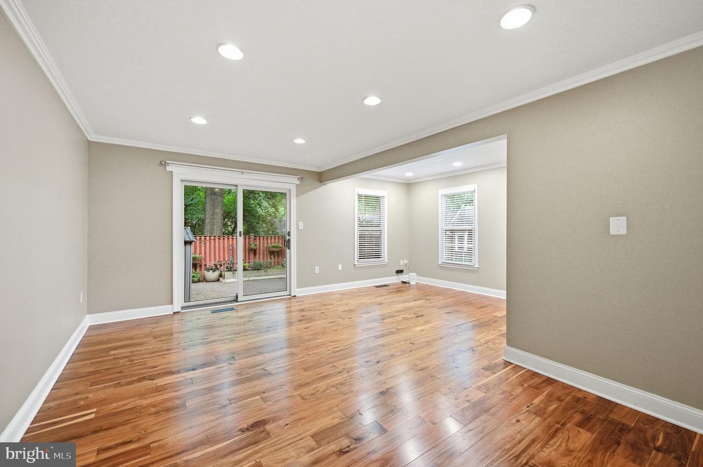 2324 Harleyford Court photo 3