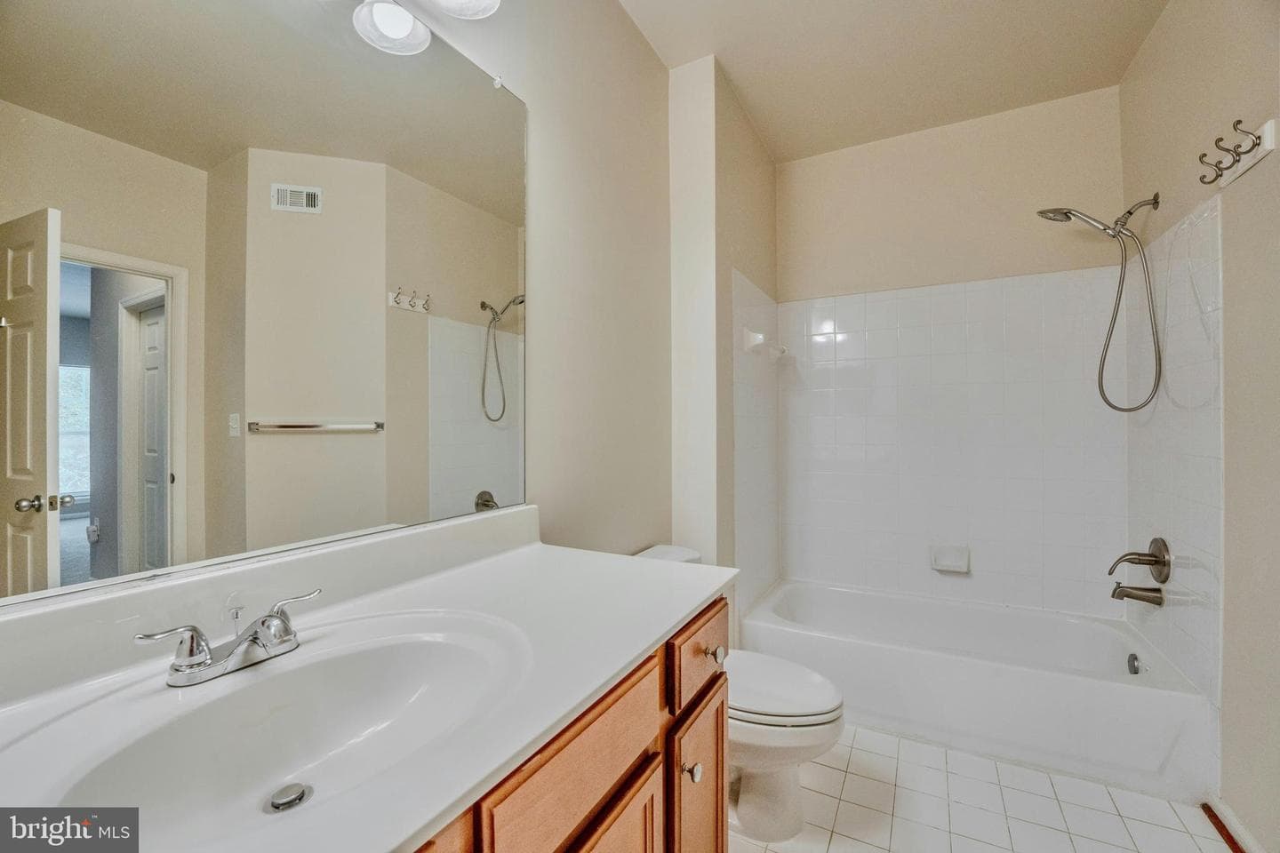 1520 N Point Drive #03-0202 photo 20