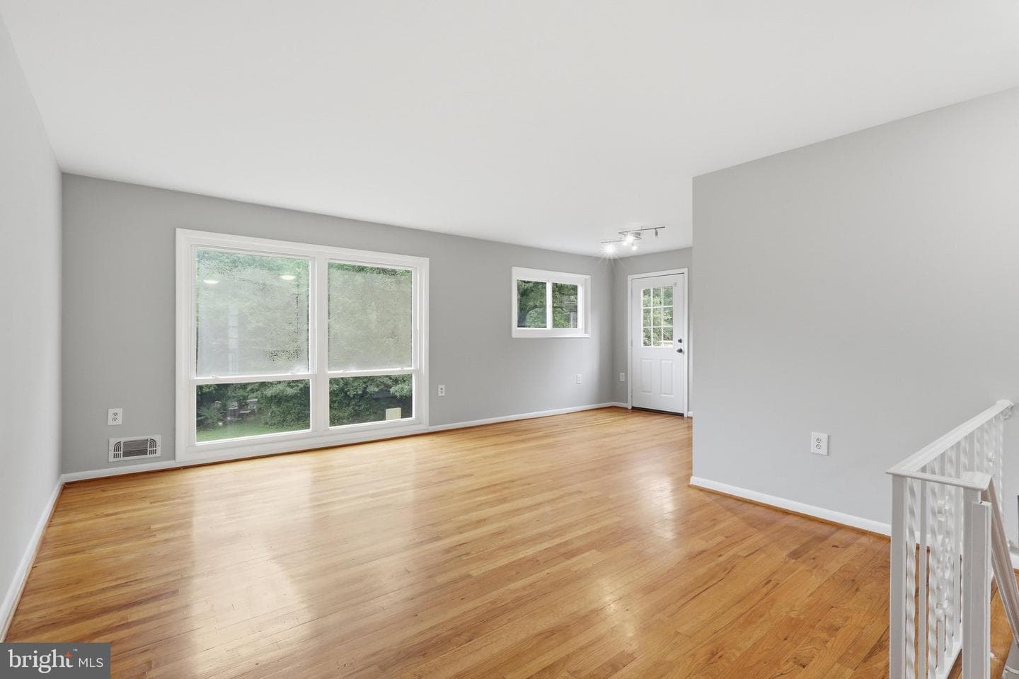 8532 S Canterbury Drive photo 11