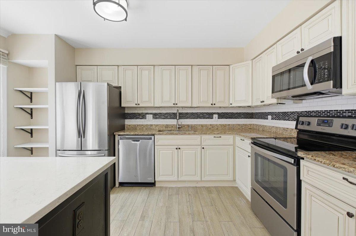 14187 Royal Oak Lane photo 9