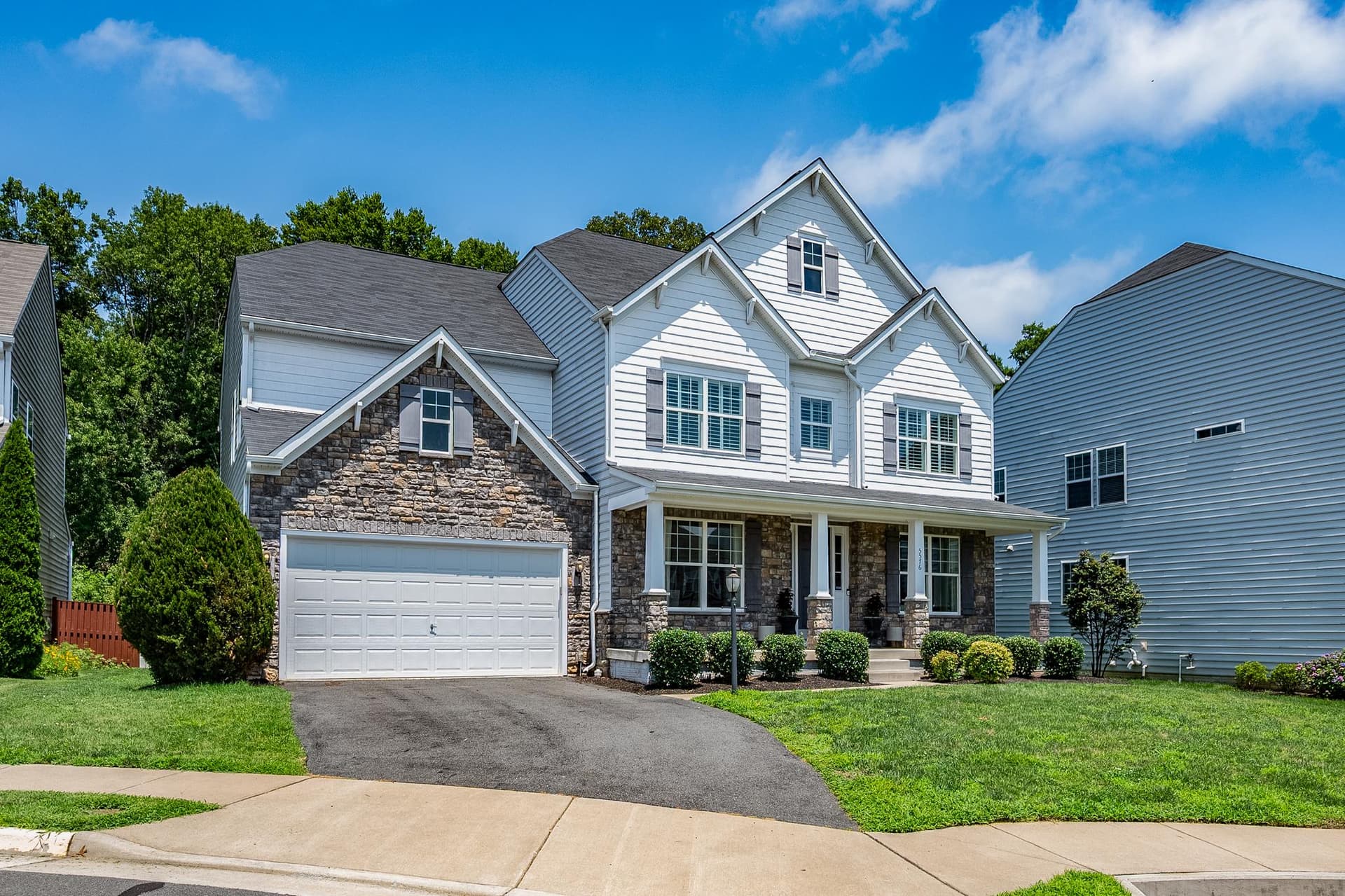 5576 James Young Way photo 3