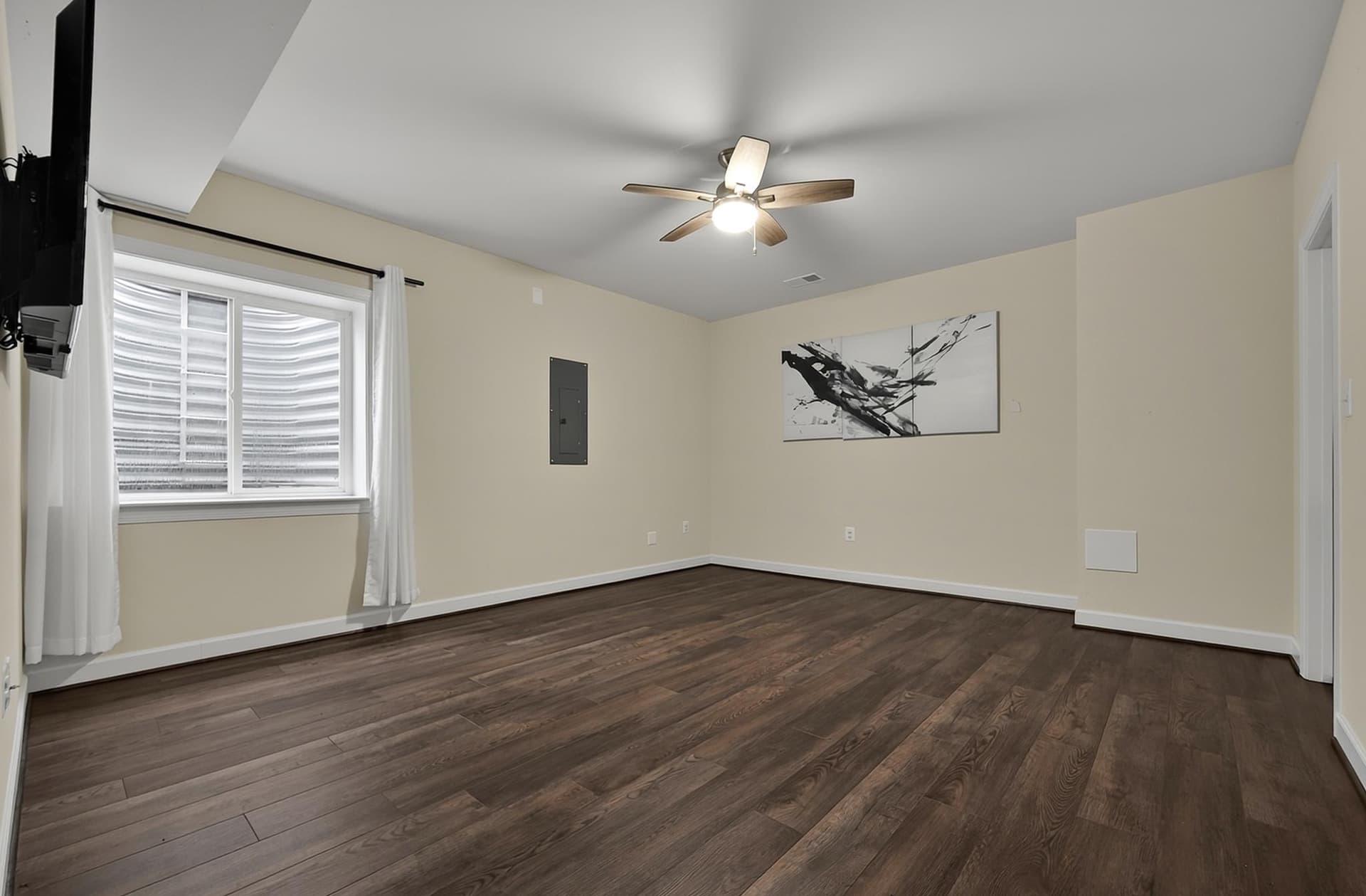 5576 James Young Way photo 91