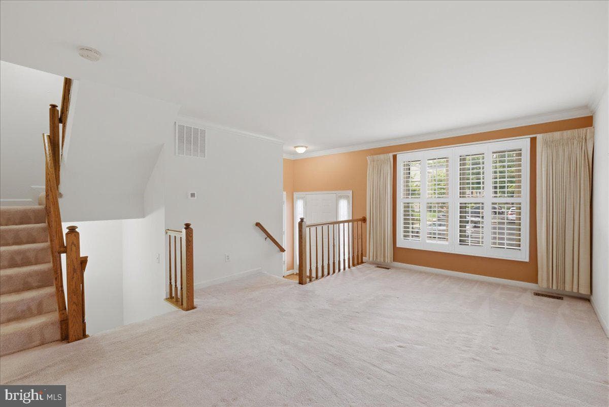 6090 Joust Lane photo 6