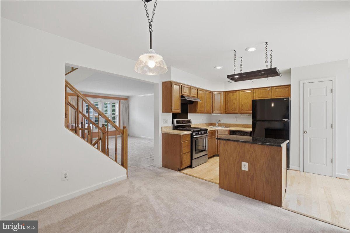 6090 Joust Lane photo 9