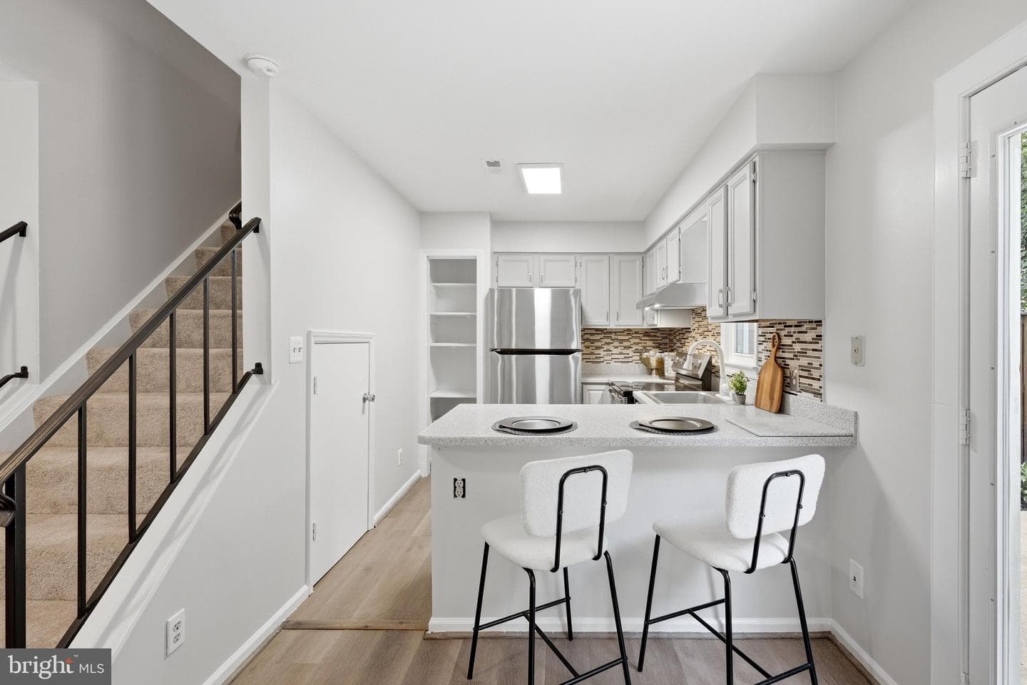 6015 Chestnut Hollow Court photo 4