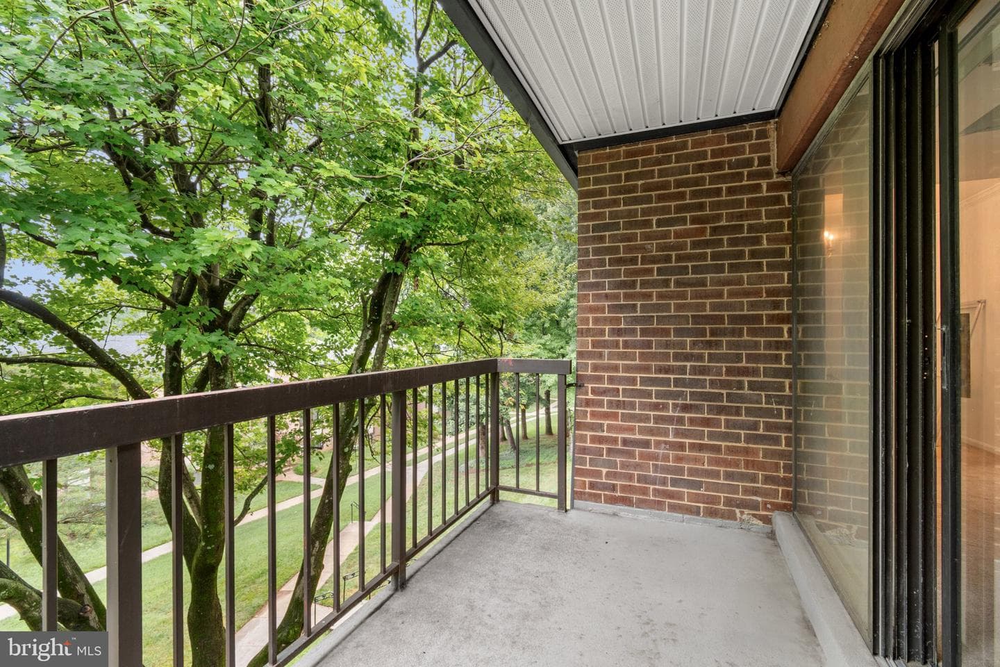 9721 Kings Crown Court #202 photo 6