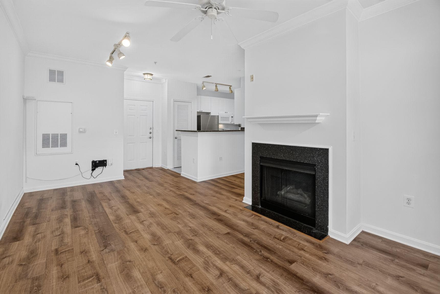9486 Virginia Center Boulevard #321 photo 7