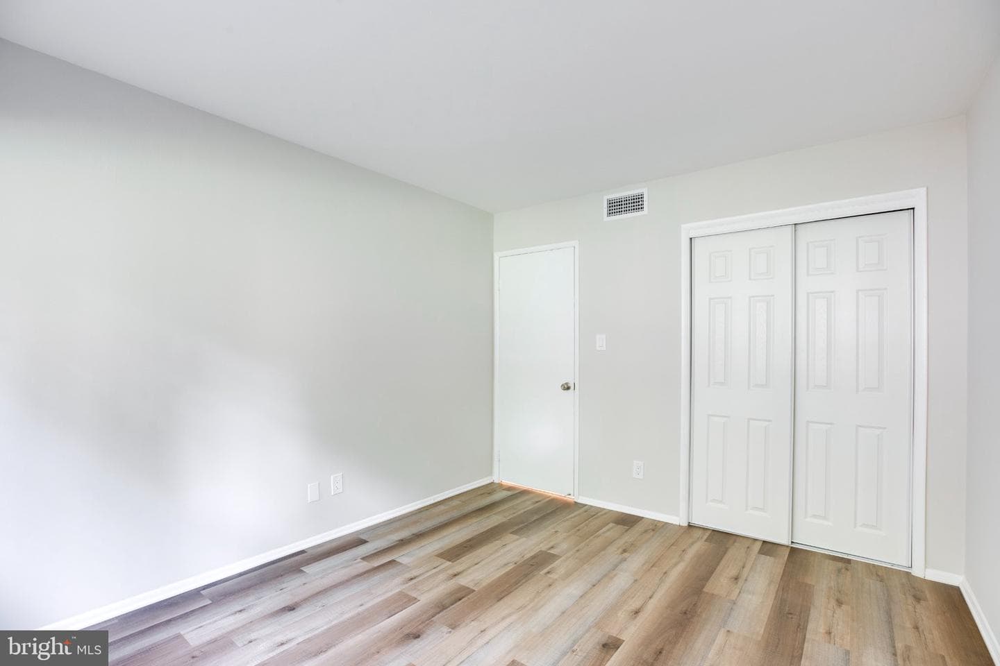 4917 Americana Drive #106 photo 26