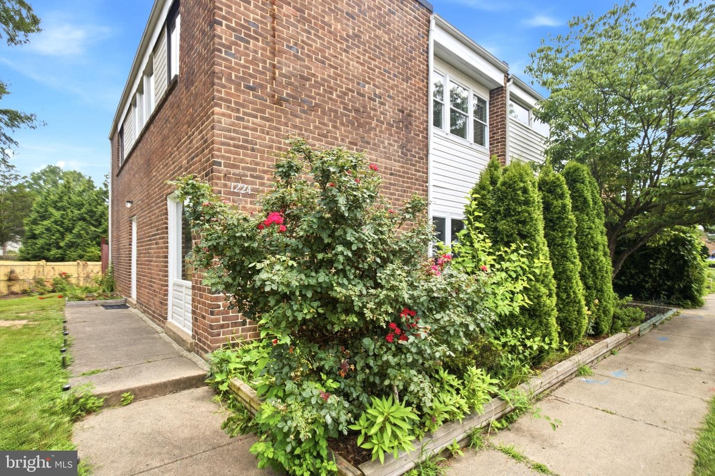 1224 Magnolia Lane photo 4