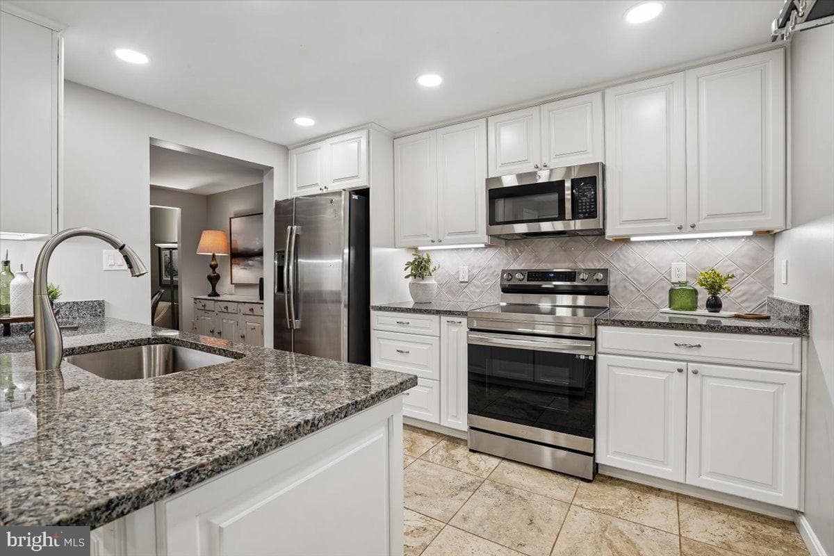 10906 Barton Hill Court photo 11