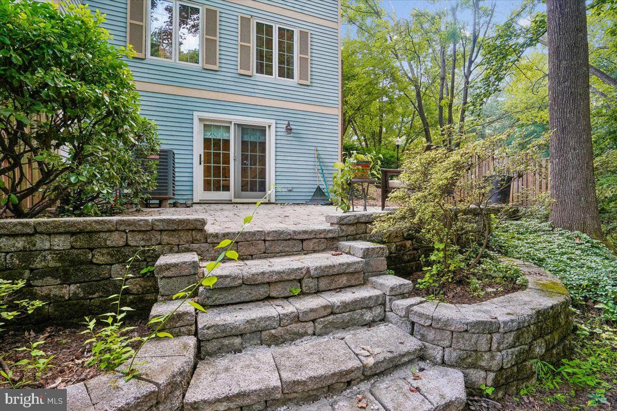 10906 Barton Hill Court photo 4