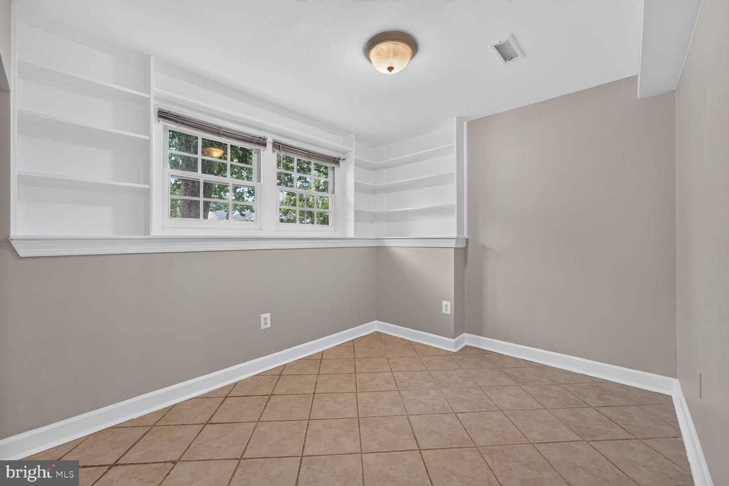 7827 Shepherd Hills Court photo 11