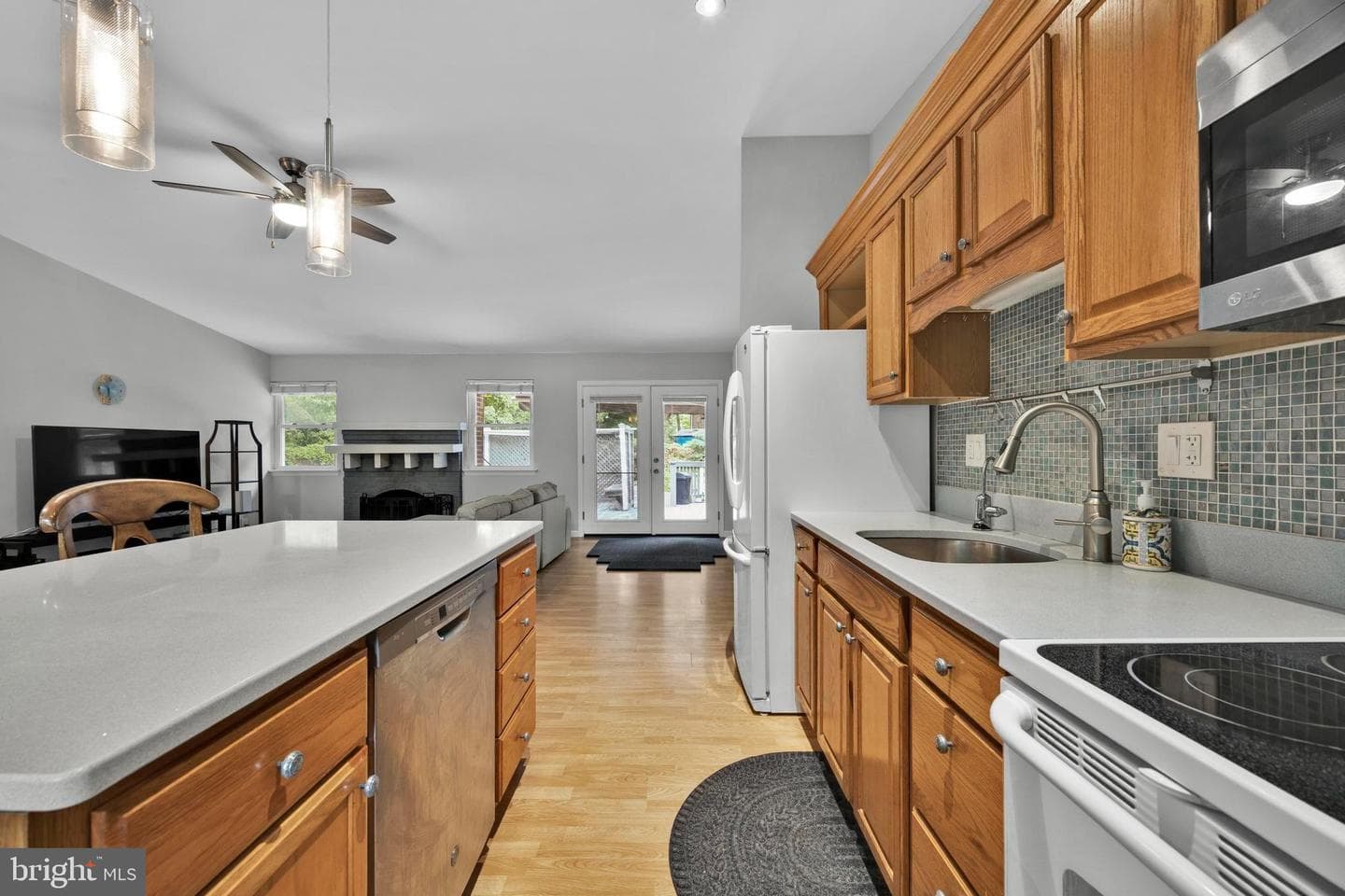 1002 Charlton Place photo 8